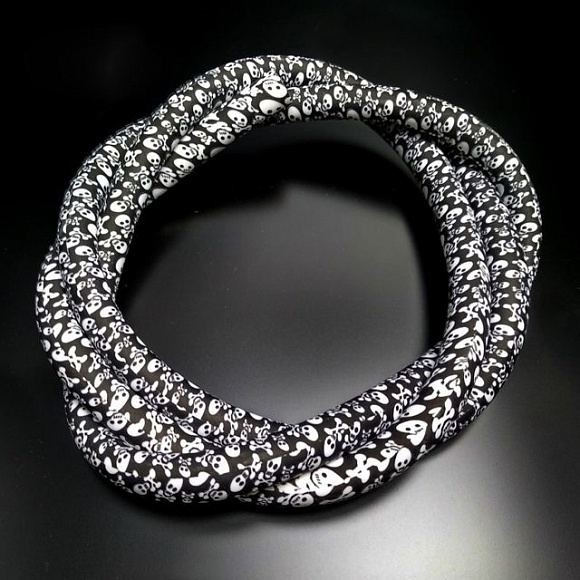 Шланг силиконовый "Bazooka-2D" 1.5м черный, белые черепа